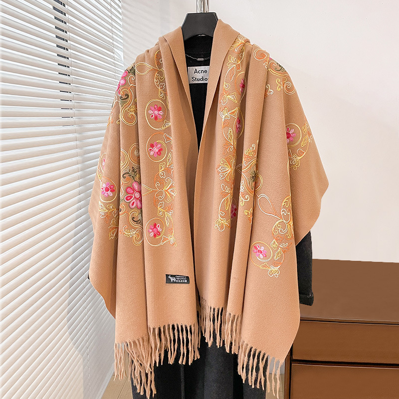 Go Ethnic Fashion - Écharpe-châle vintage brodée style ethnique avec