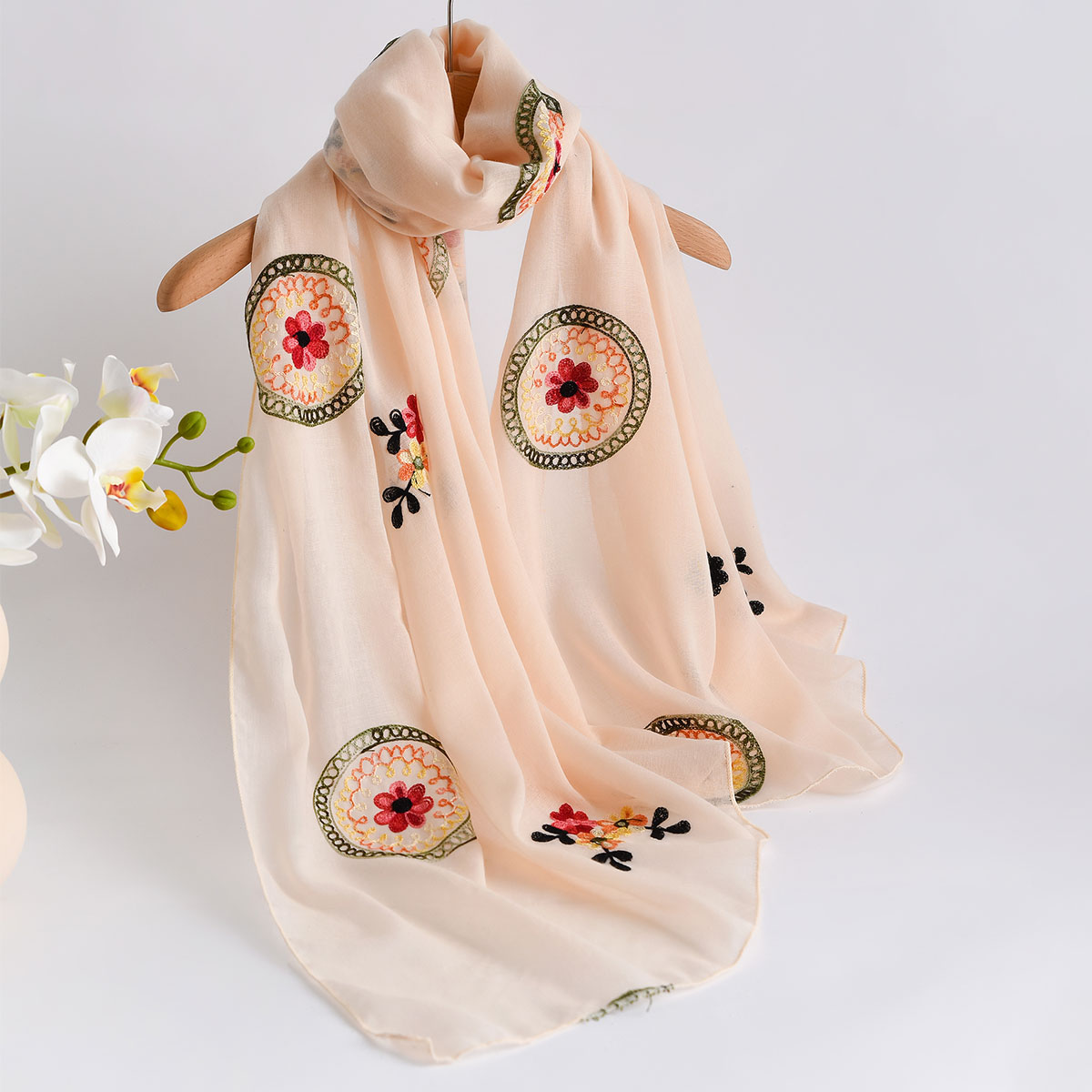 Écharpe brodée légère et respi - New Ethnic Fashion avis et prix